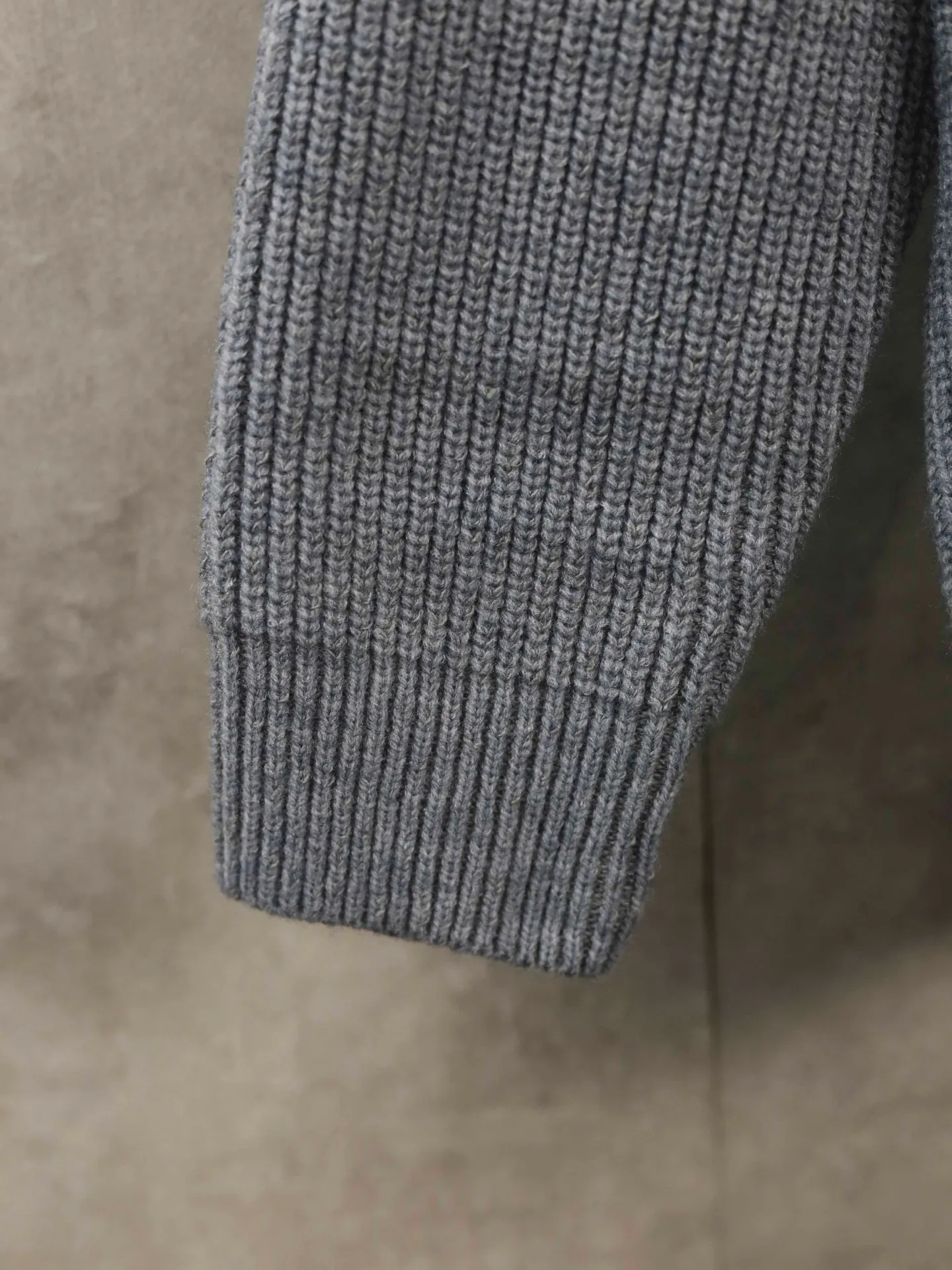 Actual photo of dark gray details # P280
